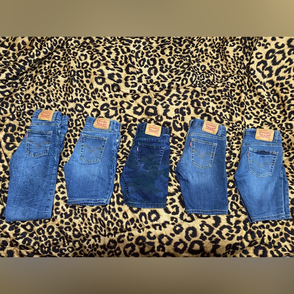 Boys LEVI shorts size 7